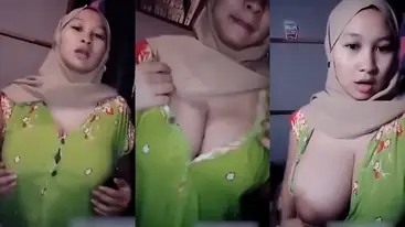 Bokep Tinggal Sama Bibi Berakhir Pesta Ranjang Ganas poster