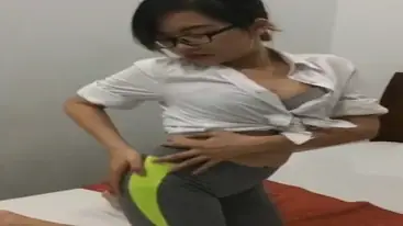 Cewek Kacamata Hot Seksi Ngentot Liar poster