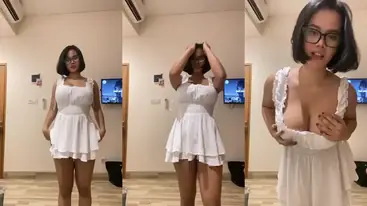 Dokumentasi Siskaeee Daster Putih Cantik Live Kasur poster