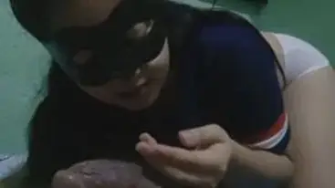 Gadis Cantik Pasrah Servis Kasur Bareng Pria poster