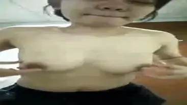 Gadis Mbak Cantik Pasrah Goyang Kasur Bareng Pacar poster