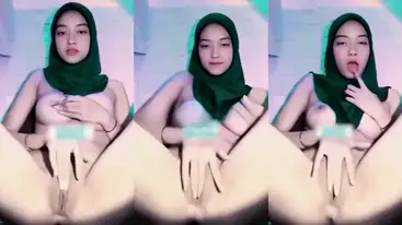 Sarah Bermain Solo Dengan Sangat Ahli Sekali poster