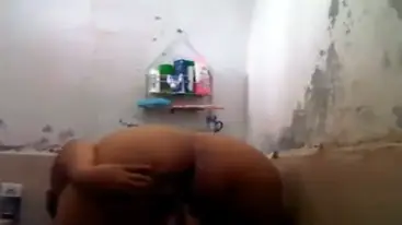 Tante Montok Kocokin Memek di Kamar Mandi poster