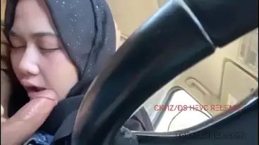 Ukhti Hijab Hitam Cantik Pasrah Servis Kasur poster