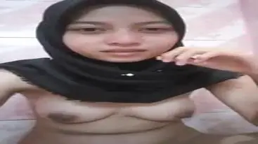 Ukhti Melly Hijab Cantik Part 2 Live Kasur Toilet poster